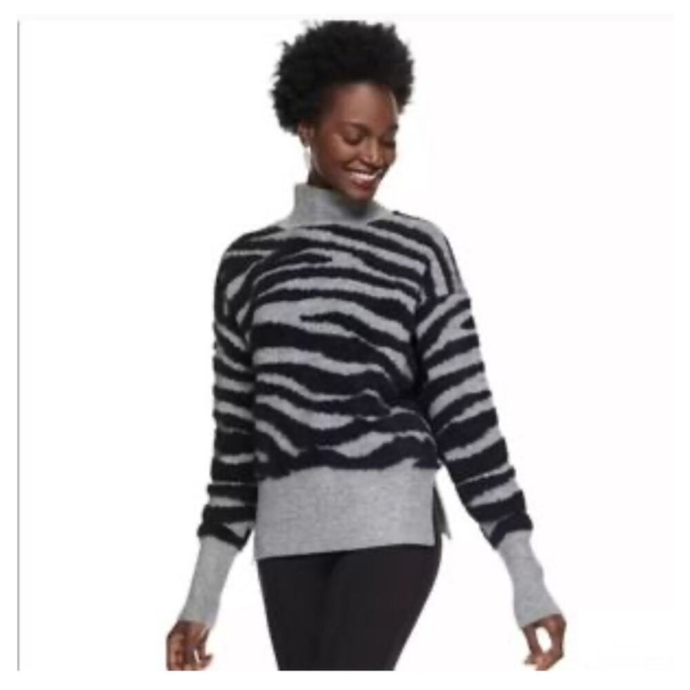 Nine West Mock Neck Grey Black Animal Print Knit Sweater Size Medium